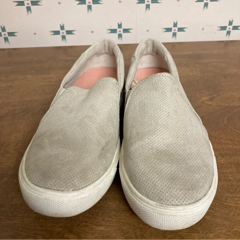 Dr. Scholl's Nova Be Free Light Grayish Faux Suede Slip-ons 7M
